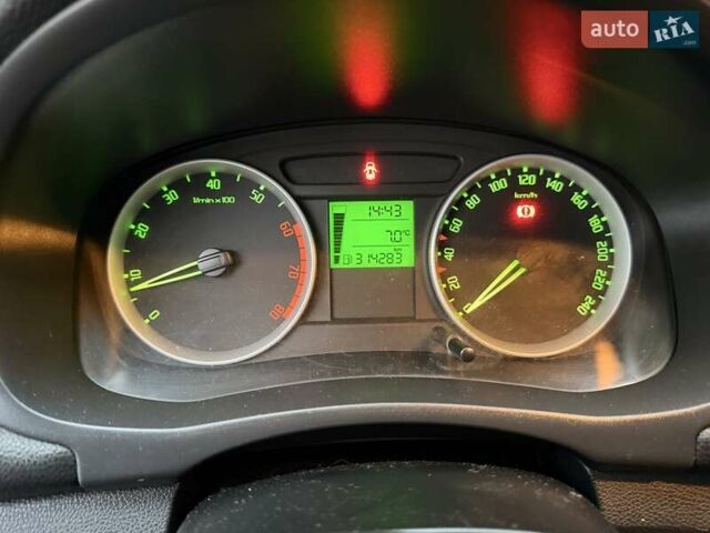 Серый Шкода Румстер, объемом двигателя 1.6 л и пробегом 314 тыс. км за 7300 $, фото 5 на Automoto.ua