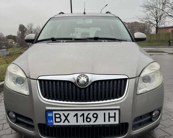 Сірий Шкода Румстер, об'ємом двигуна 1.6 л та пробігом 217 тис. км за 5499 $, фото 2 на Automoto.ua