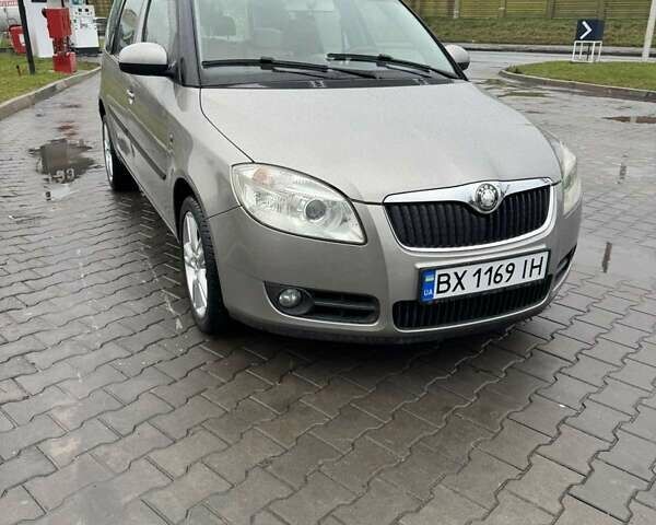 Сірий Шкода Румстер, об'ємом двигуна 1.6 л та пробігом 217 тис. км за 5499 $, фото 4 на Automoto.ua