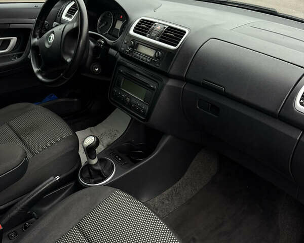 Серый Шкода Румстер, объемом двигателя 1.4 л и пробегом 193 тыс. км за 5300 $, фото 22 на Automoto.ua