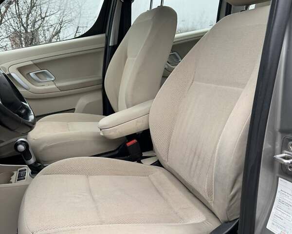 Сірий Шкода Румстер, об'ємом двигуна 1.6 л та пробігом 217 тис. км за 5499 $, фото 24 на Automoto.ua