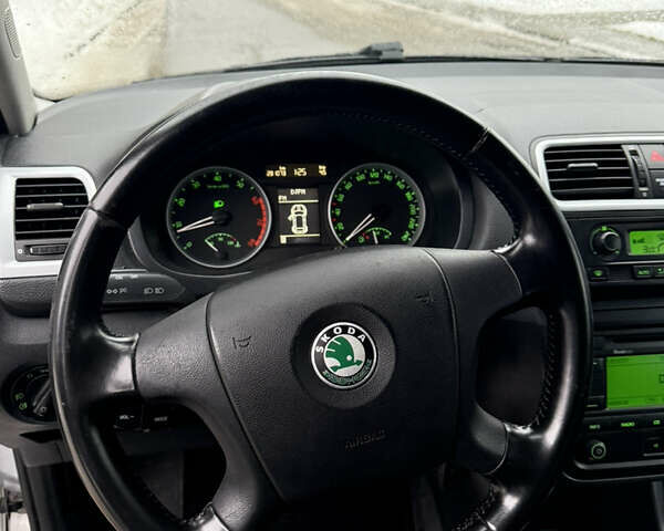 Серый Шкода Румстер, объемом двигателя 1.6 л и пробегом 281 тыс. км за 5500 $, фото 13 на Automoto.ua