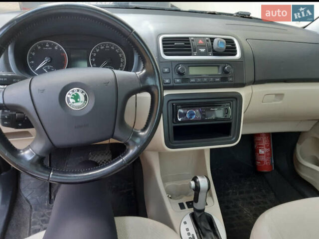 Серый Шкода Румстер, объемом двигателя 1.6 л и пробегом 197 тыс. км за 7500 $, фото 2 на Automoto.ua