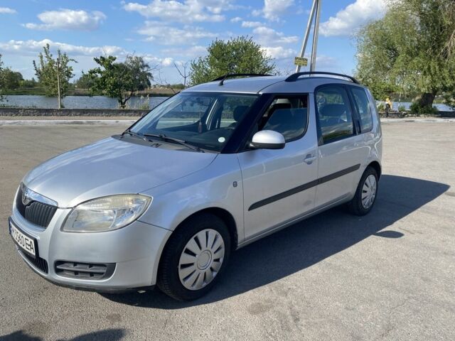 Серый Шкода Румстер, объемом двигателя 1.2 л и пробегом 217 тыс. км за 3900 $, фото 2 на Automoto.ua