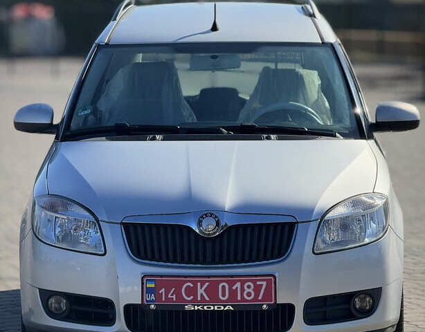 Серый Шкода Румстер, объемом двигателя 1.4 л и пробегом 205 тыс. км за 5600 $, фото 2 на Automoto.ua