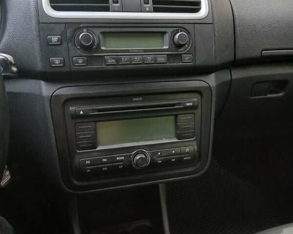 Сірий Шкода Румстер, об'ємом двигуна 1.6 л та пробігом 245 тис. км за 5500 $, фото 2 на Automoto.ua