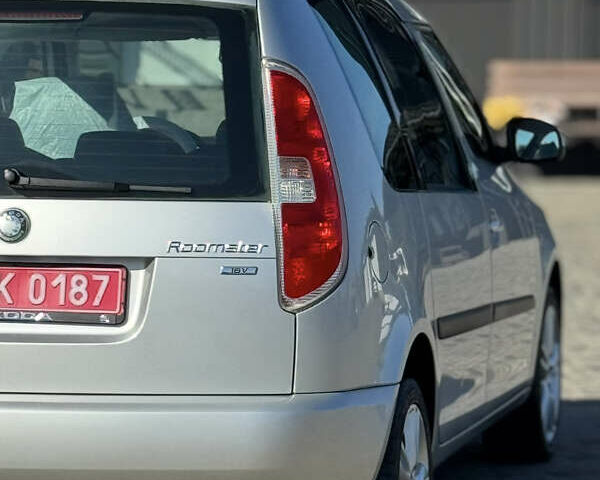 Серый Шкода Румстер, объемом двигателя 1.4 л и пробегом 205 тыс. км за 5600 $, фото 6 на Automoto.ua