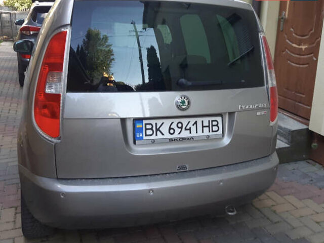 Серый Шкода Румстер, объемом двигателя 1.6 л и пробегом 197 тыс. км за 7500 $, фото 1 на Automoto.ua
