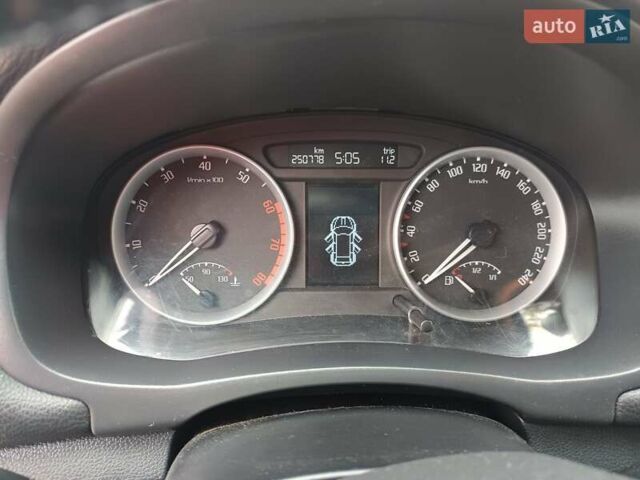 Серый Шкода Румстер, объемом двигателя 1.6 л и пробегом 251 тыс. км за 5800 $, фото 7 на Automoto.ua
