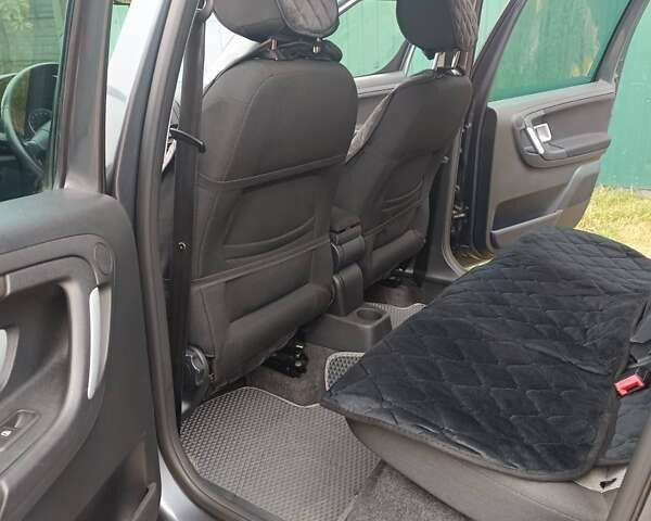 Серый Шкода Румстер, объемом двигателя 1.6 л и пробегом 251 тыс. км за 5800 $, фото 5 на Automoto.ua