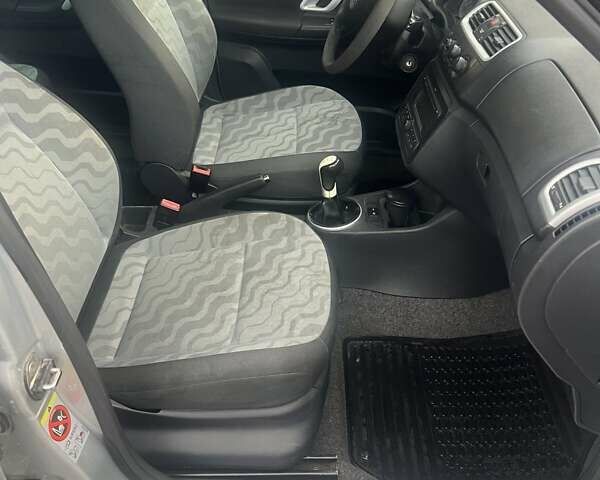 Серый Шкода Румстер, объемом двигателя 1.6 л и пробегом 310 тыс. км за 4800 $, фото 8 на Automoto.ua