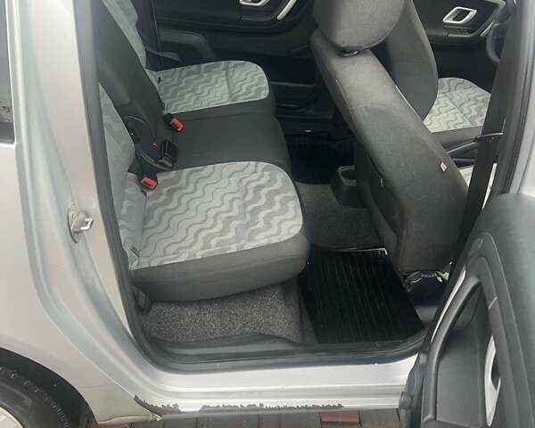 Серый Шкода Румстер, объемом двигателя 1.6 л и пробегом 310 тыс. км за 4800 $, фото 9 на Automoto.ua