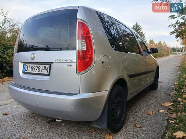 Сірий Шкода Румстер, об'ємом двигуна 1.6 л та пробігом 245 тис. км за 5500 $, фото 1 на Automoto.ua