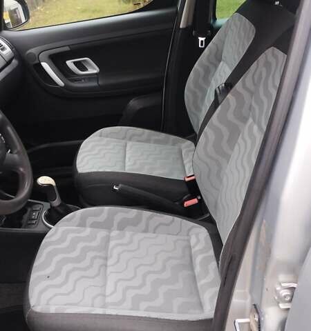 Сірий Шкода Румстер, об'ємом двигуна 1.6 л та пробігом 203 тис. км за 6200 $, фото 11 на Automoto.ua