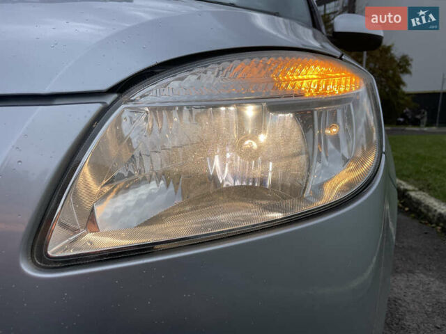 Сірий Шкода Румстер, об'ємом двигуна 1.6 л та пробігом 185 тис. км за 6500 $, фото 6 на Automoto.ua