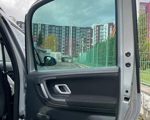 Сірий Шкода Румстер, об'ємом двигуна 1.6 л та пробігом 185 тис. км за 6500 $, фото 25 на Automoto.ua