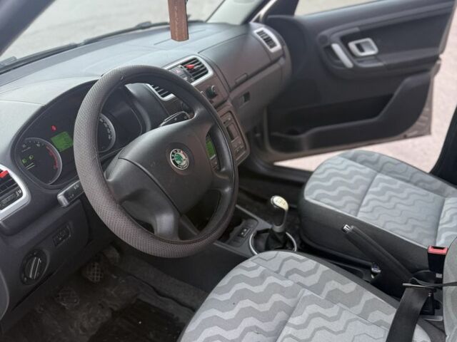 Сірий Шкода Румстер, об'ємом двигуна 1.4 л та пробігом 206 тис. км за 2850 $, фото 6 на Automoto.ua