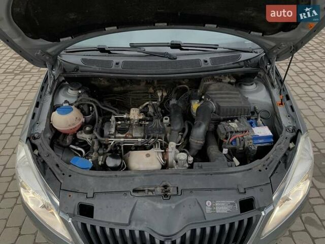 Серый Шкода Румстер, объемом двигателя 1.2 л и пробегом 225 тыс. км за 6455 $, фото 50 на Automoto.ua