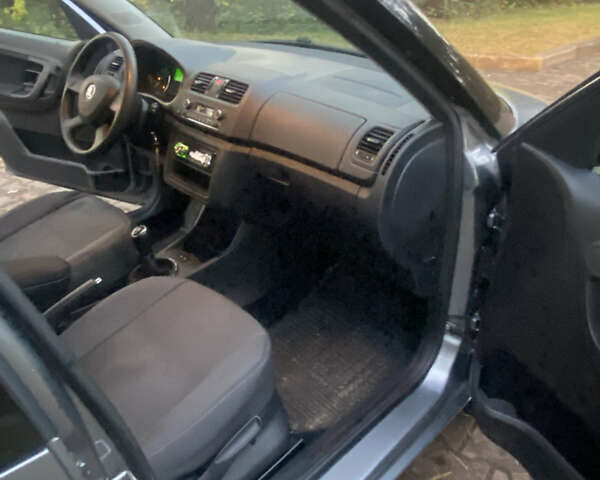 Серый Шкода Румстер, объемом двигателя 1.39 л и пробегом 38 тыс. км за 6900 $, фото 15 на Automoto.ua