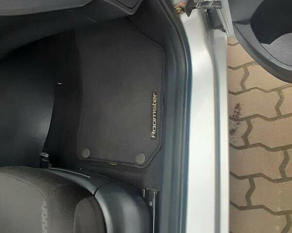 Сірий Шкода Румстер, об'ємом двигуна 1.6 л та пробігом 203 тис. км за 5699 $, фото 17 на Automoto.ua