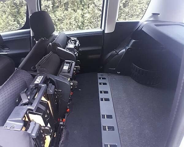 Сірий Шкода Румстер, об'ємом двигуна 1.6 л та пробігом 203 тис. км за 5699 $, фото 12 на Automoto.ua