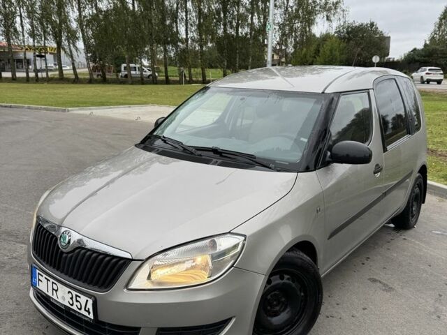 Серый Шкода Румстер, объемом двигателя 1.6 л и пробегом 222 тыс. км за 2335 $, фото 1 на Automoto.ua