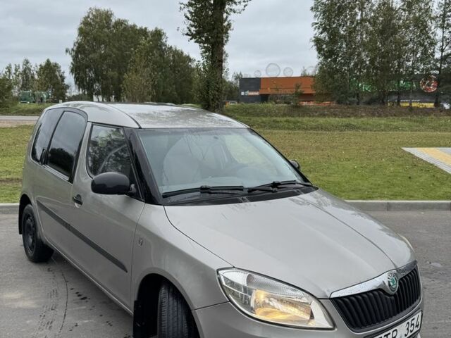 Серый Шкода Румстер, объемом двигателя 1.6 л и пробегом 222 тыс. км за 2335 $, фото 2 на Automoto.ua