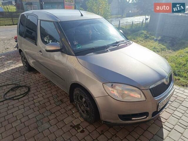 Серый Шкода Румстер, объемом двигателя 1.39 л и пробегом 218 тыс. км за 4800 $, фото 2 на Automoto.ua