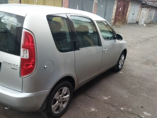 Серый Шкода Румстер, объемом двигателя 0 л и пробегом 202 тыс. км за 4800 $, фото 4 на Automoto.ua