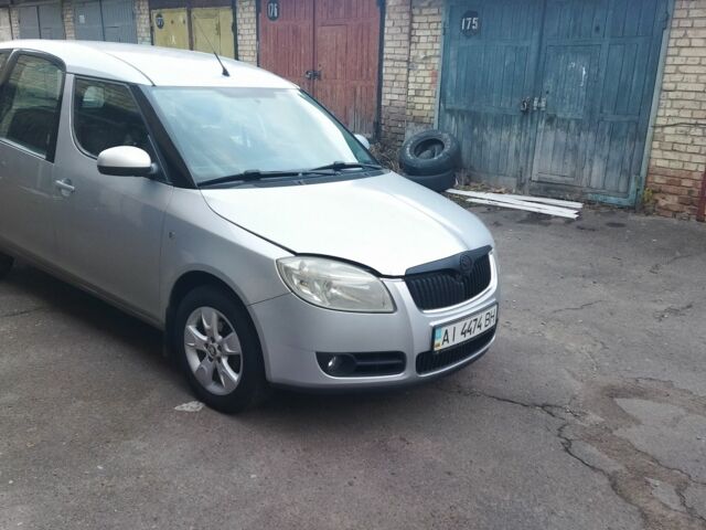 Серый Шкода Румстер, объемом двигателя 0 л и пробегом 202 тыс. км за 4800 $, фото 1 на Automoto.ua