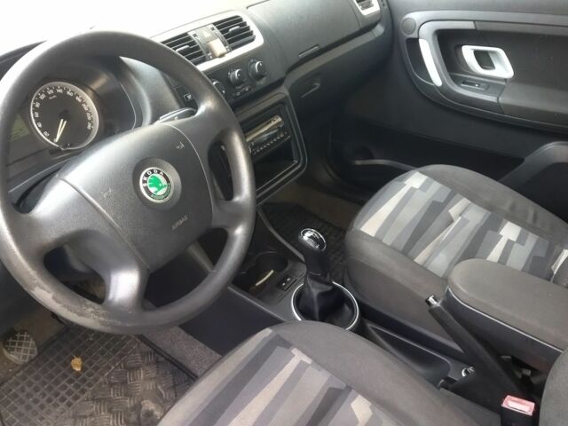 Серый Шкода Румстер, объемом двигателя 0 л и пробегом 202 тыс. км за 4800 $, фото 6 на Automoto.ua