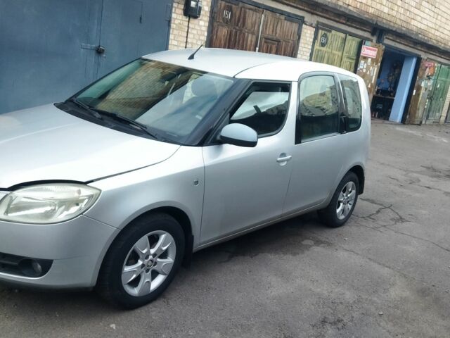 Серый Шкода Румстер, объемом двигателя 0 л и пробегом 202 тыс. км за 4800 $, фото 2 на Automoto.ua