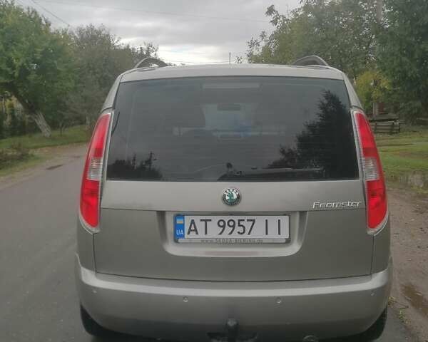 Серый Шкода Румстер, объемом двигателя 1.6 л и пробегом 248 тыс. км за 5900 $, фото 4 на Automoto.ua