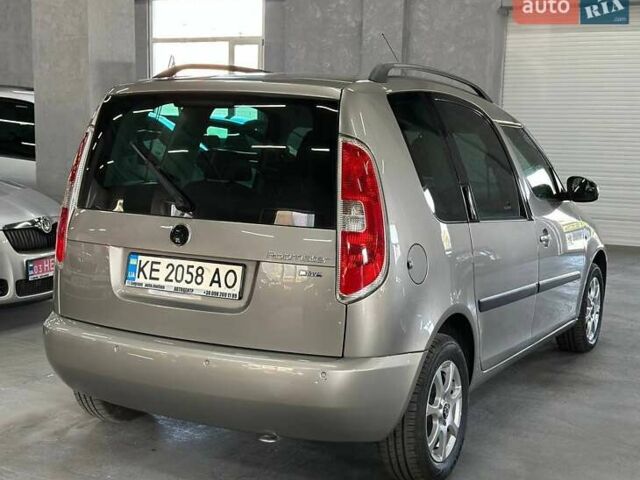 Сірий Шкода Румстер, об'ємом двигуна 1.39 л та пробігом 279 тис. км за 6499 $, фото 6 на Automoto.ua