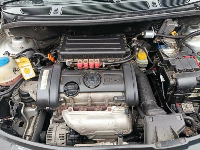 Сірий Шкода Румстер, об'ємом двигуна 0 л та пробігом 248 тис. км за 5800 $, фото 6 на Automoto.ua