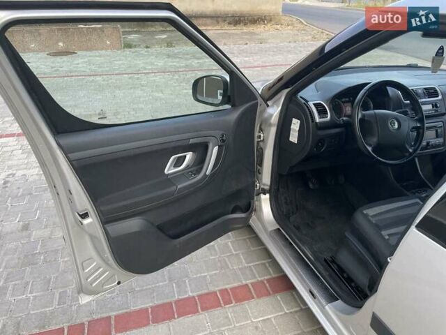 Серый Шкода Румстер, объемом двигателя 1.6 л и пробегом 220 тыс. км за 5100 $, фото 15 на Automoto.ua
