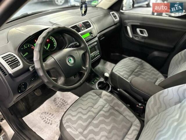 Сірий Шкода Румстер, об'ємом двигуна 1.39 л та пробігом 279 тис. км за 6499 $, фото 11 на Automoto.ua