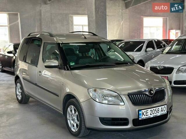Сірий Шкода Румстер, об'ємом двигуна 1.39 л та пробігом 279 тис. км за 6499 $, фото 9 на Automoto.ua