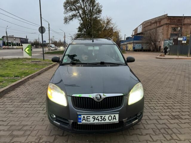 Серый Шкода Румстер, объемом двигателя 1.4 л и пробегом 250 тыс. км за 4200 $, фото 2 на Automoto.ua