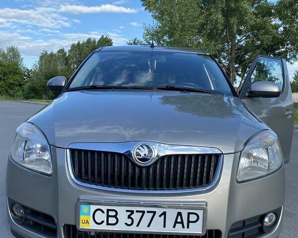 Серый Шкода Румстер, объемом двигателя 1.4 л и пробегом 181 тыс. км за 4800 $, фото 4 на Automoto.ua