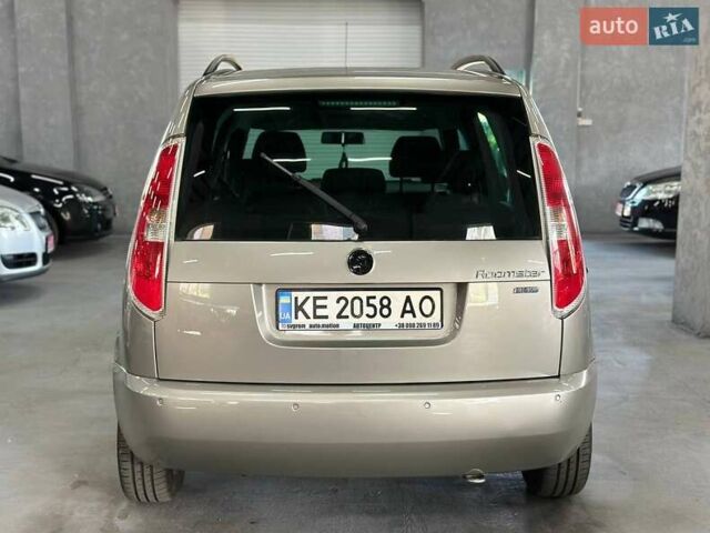 Сірий Шкода Румстер, об'ємом двигуна 1.39 л та пробігом 279 тис. км за 6499 $, фото 5 на Automoto.ua