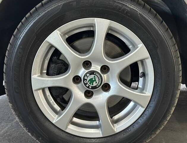 Сірий Шкода Румстер, об'ємом двигуна 1.39 л та пробігом 279 тис. км за 6499 $, фото 23 на Automoto.ua