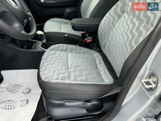 Серый Шкода Румстер, объемом двигателя 1.2 л и пробегом 213 тыс. км за 5200 $, фото 22 на Automoto.ua