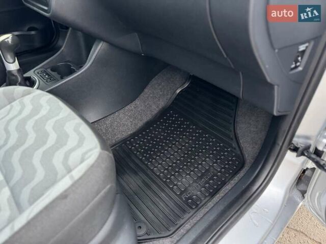 Серый Шкода Румстер, объемом двигателя 1.2 л и пробегом 213 тыс. км за 5200 $, фото 61 на Automoto.ua