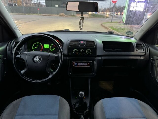 Серый Шкода Румстер, объемом двигателя 1.4 л и пробегом 250 тыс. км за 4200 $, фото 19 на Automoto.ua