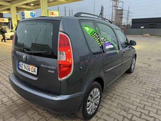 Серый Шкода Румстер, объемом двигателя 1.4 л и пробегом 250 тыс. км за 4200 $, фото 3 на Automoto.ua