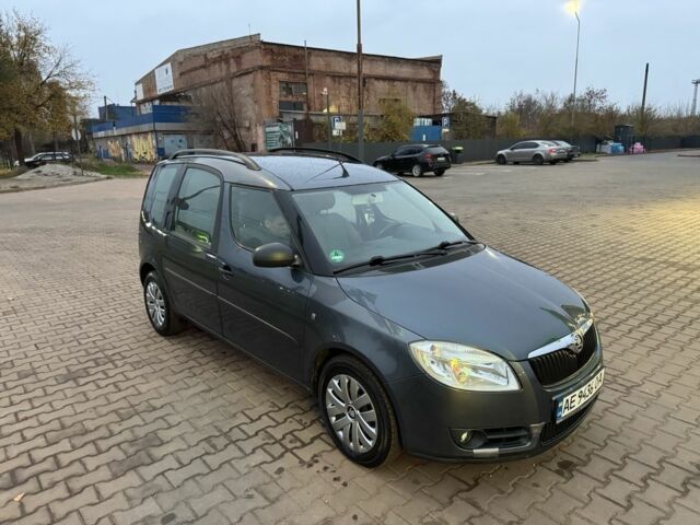 Серый Шкода Румстер, объемом двигателя 1.4 л и пробегом 250 тыс. км за 4200 $, фото 1 на Automoto.ua