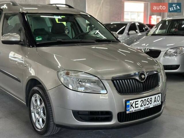 Сірий Шкода Румстер, об'ємом двигуна 1.39 л та пробігом 279 тис. км за 6499 $, фото 8 на Automoto.ua