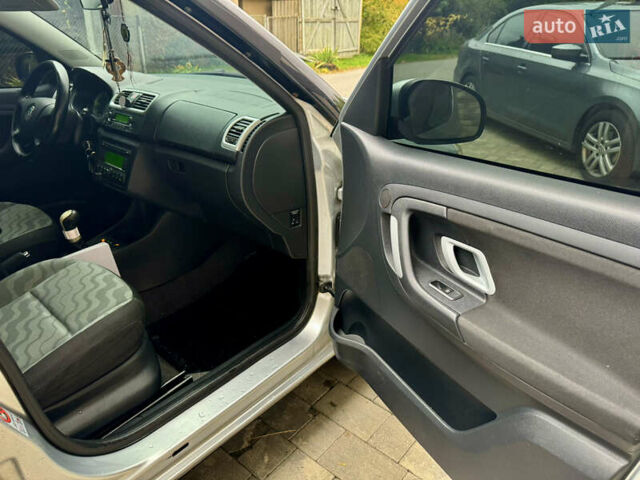 Шкода Румстер 2009 у Ужгороді на Automoto.ua Сірий Шкода Румстер, об'ємом двигуна 1.9 л та пробігом 299 тис. км за 3999 $, фото 22 на Automoto.ua