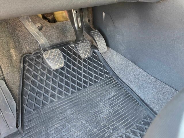 Сірий Шкода Румстер, об'ємом двигуна 1.2 л та пробігом 270 тис. км за 3700 $, фото 3 на Automoto.ua